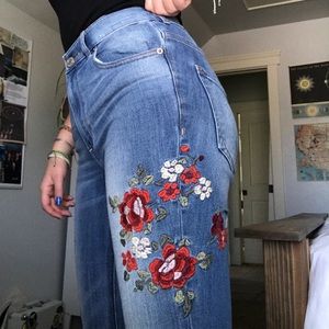embroidered flower high waisted skinny jeans!